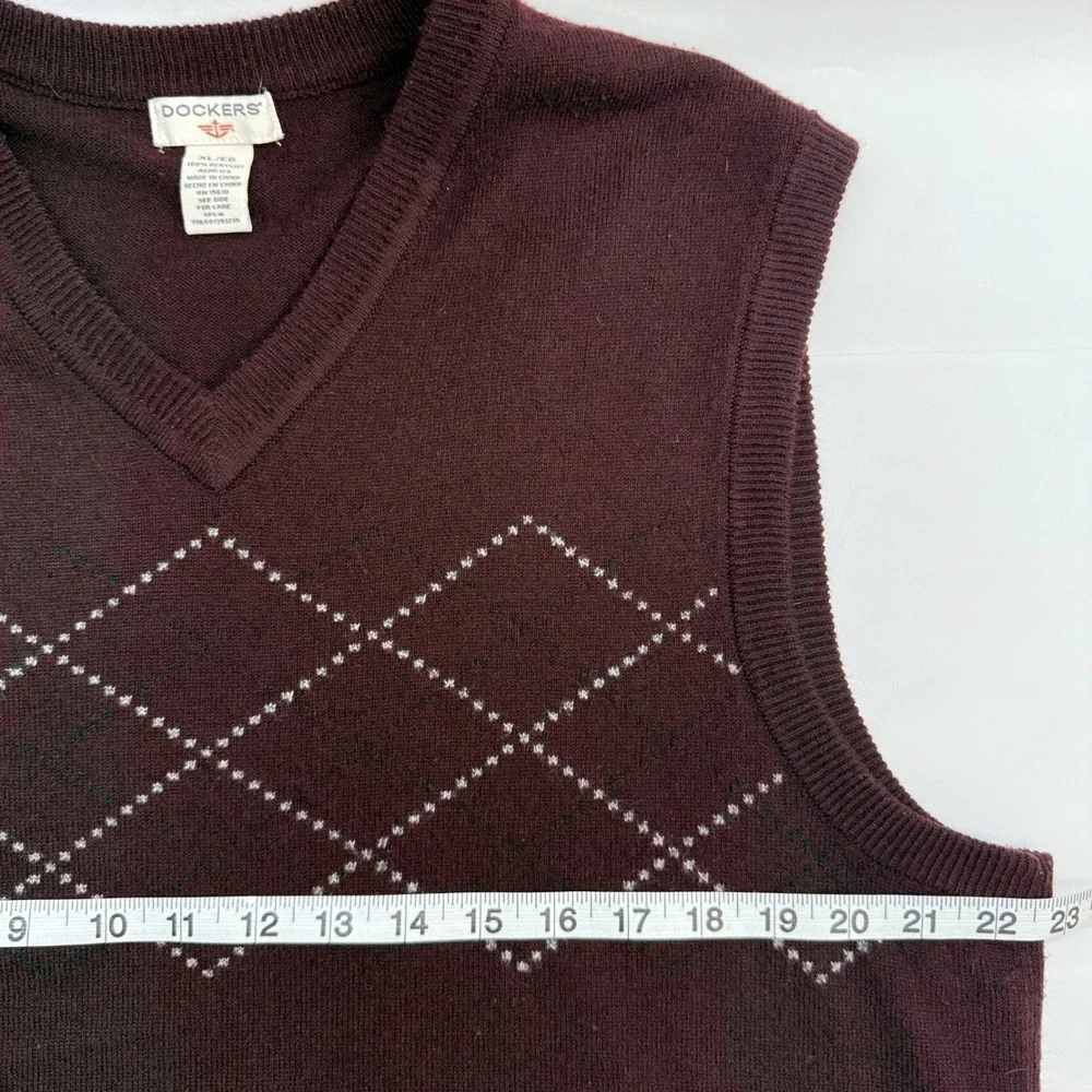 Dockers Mens XL Burgundy Argyle V-Neck Sweater Vest Sleeveless Acrylic Knit - Picture 5 of 7